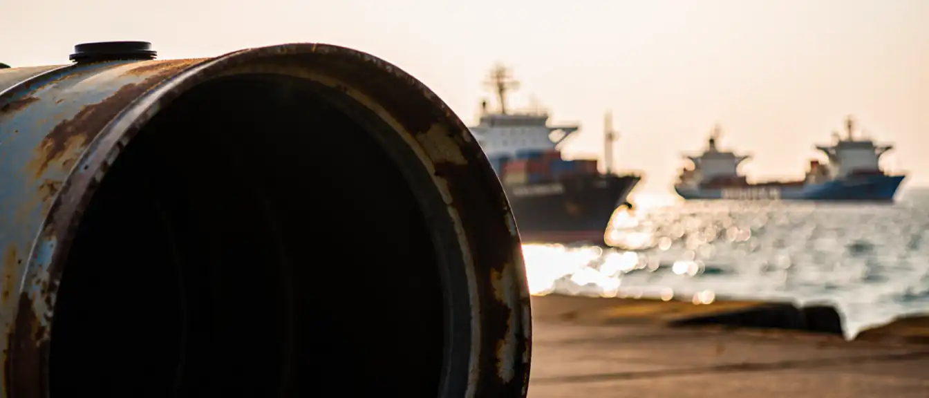 Нефтяной рынок в ожидании мира: как дипломатия Трампа обрушила котировки Brent